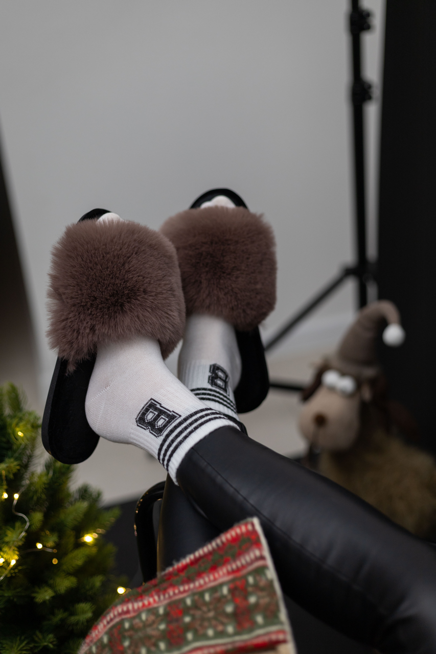 Damskie kapcie domowe z futra w kolorze brązowo-czarnym