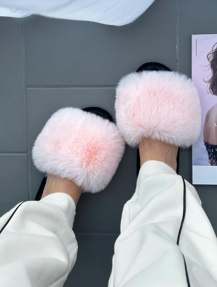 Damskie kapcie domowe z futra w kolorze różowym-czarnym