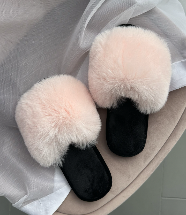 Damskie kapcie domowe z futra w kolorze różowym-czarnym