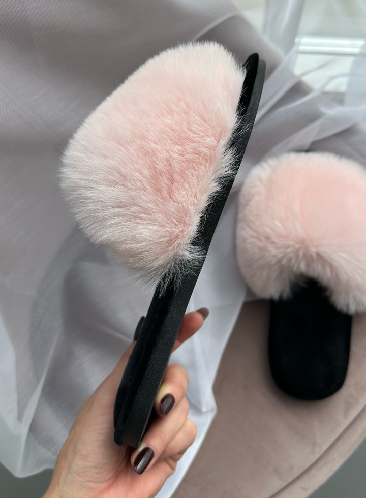 Damskie kapcie domowe z futra w kolorze różowym-czarnym