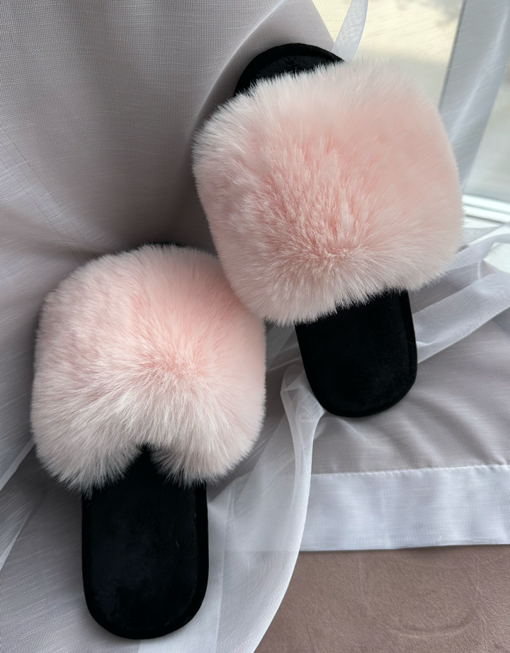 Damskie kapcie domowe z futra w kolorze różowym-czarnym