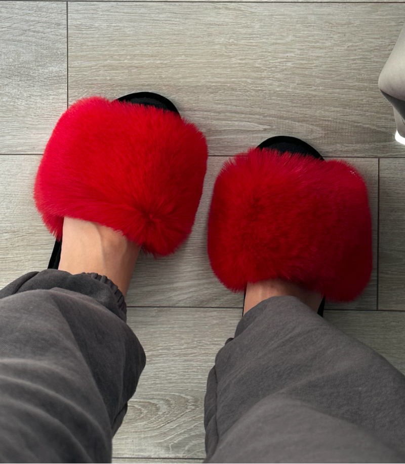 Damskie kapcie domowe z futra w kolorze czerwono-czarnym